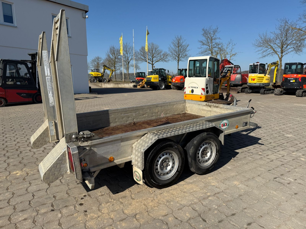 BAOS M303116, Baumaschinen Transportanhänger 3 t - Tieflader Anhänger: das Bild 2 BAOS M303116, Baumaschinen Transportanhänger 3 t - Tieflader Anhänger: das Bild 2