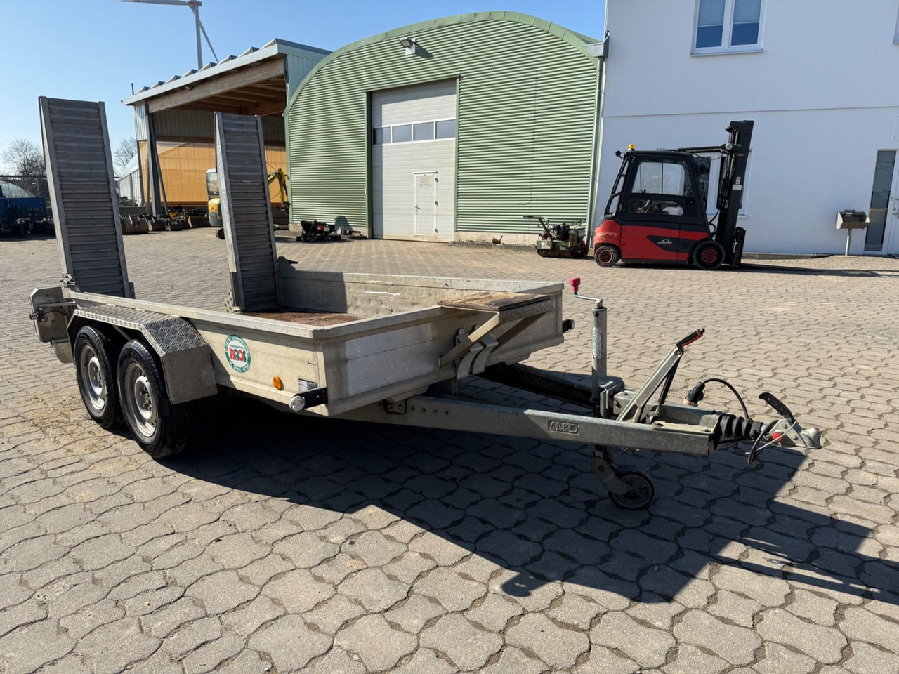BAOS M303116, Baumaschinen Transportanhänger 3 t - Tieflader Anhänger: das Bild 1 BAOS M303116, Baumaschinen Transportanhänger 3 t - Tieflader Anhänger: das Bild 1