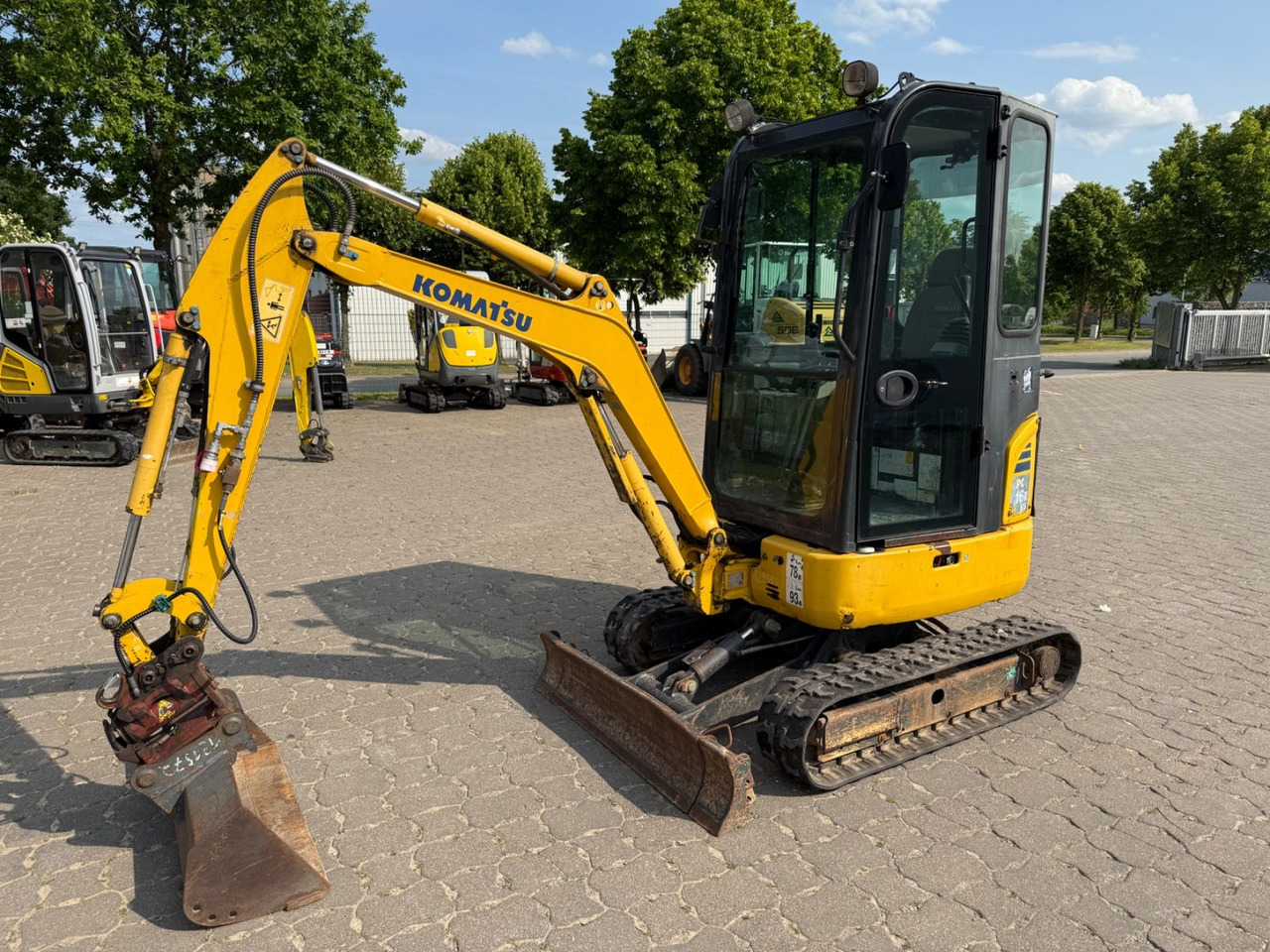 Komatsu PC 16R-3HS, Bj 17, 2210 BH, Tilt mit HS01, GL - Minibagger: das Bild 1 Komatsu PC 16R-3HS, Bj 17, 2210 BH, Tilt mit HS01, GL - Minibagger: das Bild 1