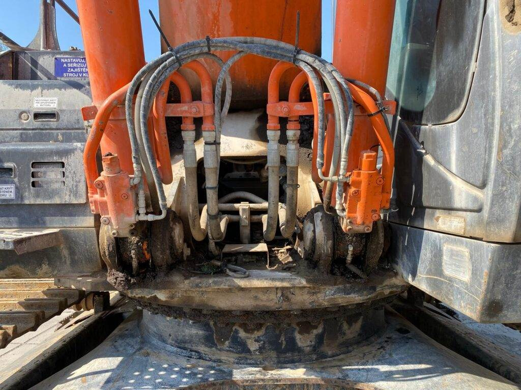 Hitachi ZX350LC-6 - Kettenbagger: das Bild 5 Hitachi ZX350LC-6 - Kettenbagger: das Bild 5