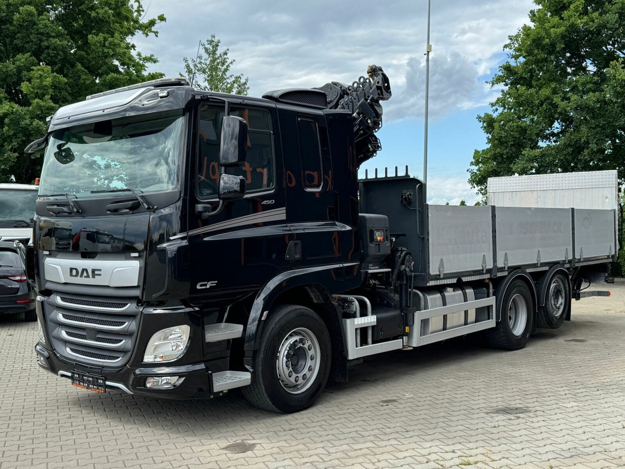 DAF CF 450 FAN 6x2 Pritsche mit Kran HIAB 188 E-6 - Autokran: das Bild 2 DAF CF 450 FAN 6x2 Pritsche mit Kran HIAB 188 E-6 - Autokran: das Bild 2