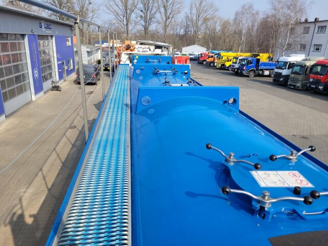 Feldbinder EUT 56.3 Silo 56.000 L 3 Achse - Siloauflieger: das Bild 2 Feldbinder EUT 56.3 Silo 56.000 L 3 Achse - Siloauflieger: das Bild 2
