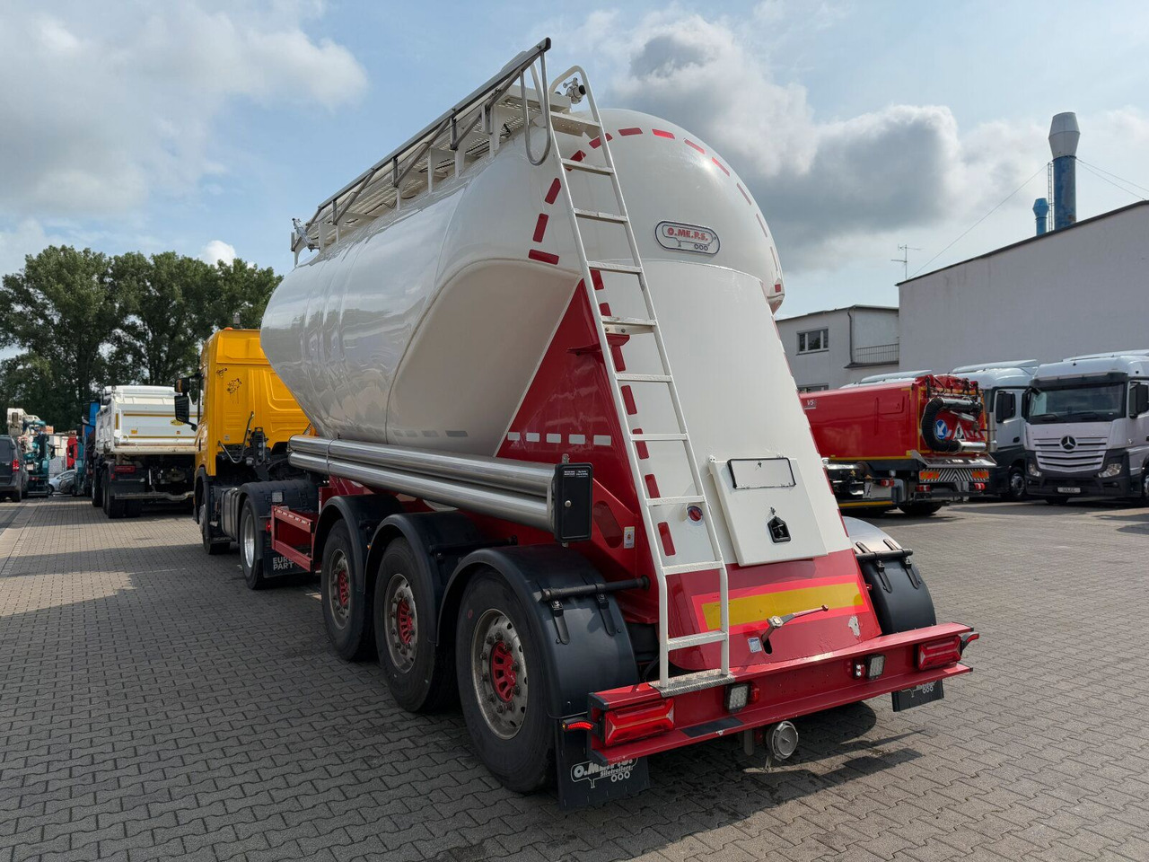 Feldbinder O.ME.P.S Silo Auflieger 27 m³ 3 Achs - Siloauflieger: das Bild 5 Feldbinder O.ME.P.S Silo Auflieger 27 m³ 3 Achs - Siloauflieger: das Bild 5