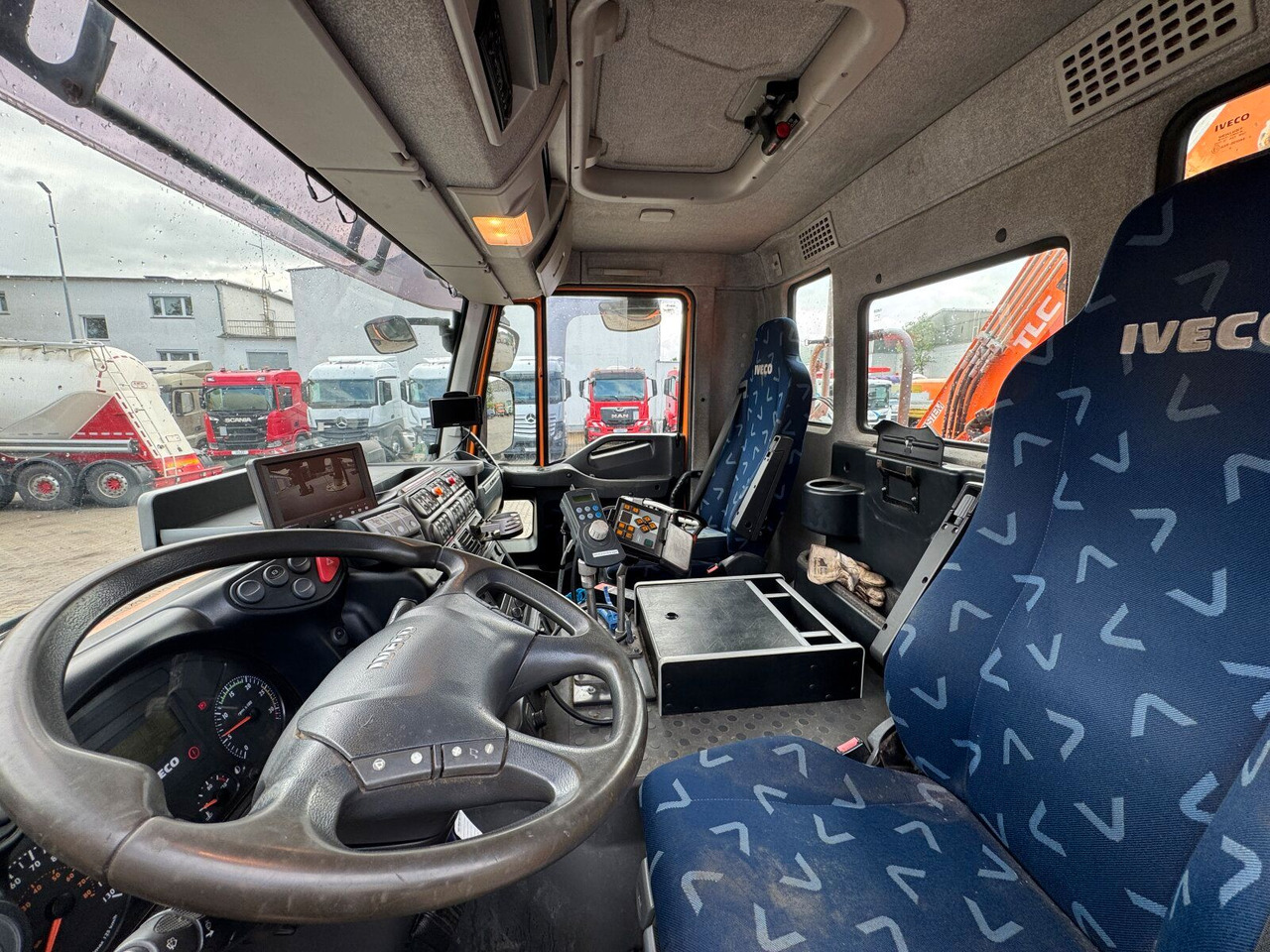 Iveco TRAKKER Kipper Kran TEREX 85.2 Winterdienst – Finanzierungsleasing Iveco TRAKKER Kipper Kran TEREX 85.2 Winterdienst: das Bild 26