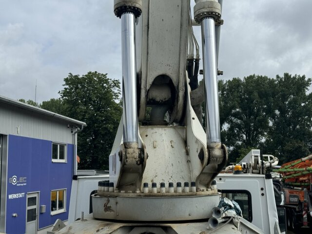 Mercedes-Benz ACTROS 3240 8x4 Betonpumpe PUTZMEISTER BSF 42 M - Betonpumpe: das Bild 2 Mercedes-Benz ACTROS 3240 8x4 Betonpumpe PUTZMEISTER BSF 42 M - Betonpumpe: das Bild 2