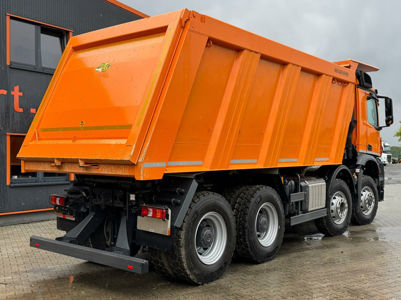 Mercedes-Benz AROCS 4851 8x6 Euro 6 Gesteinkipper MEILLER - Kipper: das Bild 3 Mercedes-Benz AROCS 4851 8x6 Euro 6 Gesteinkipper MEILLER - Kipper: das Bild 3