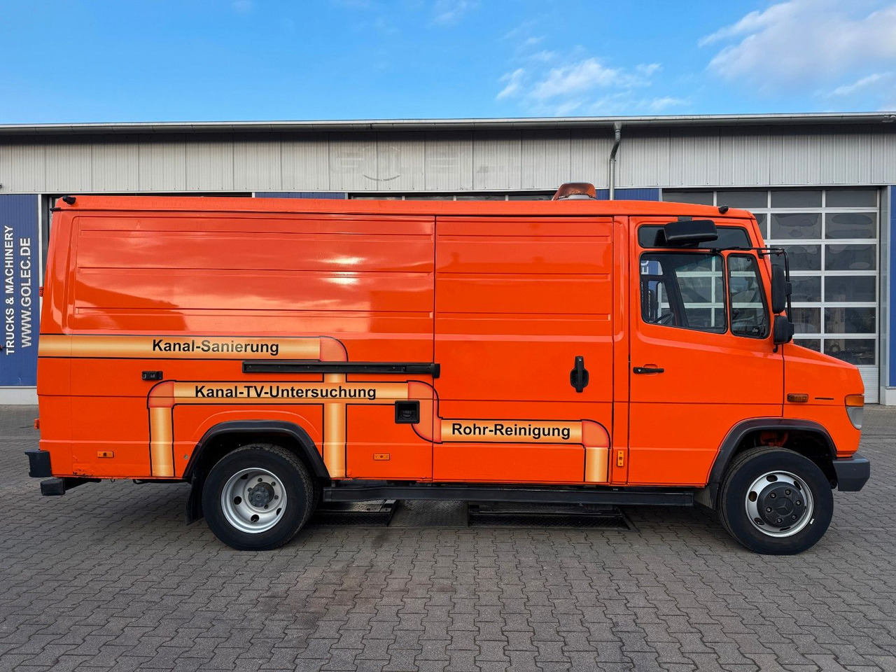 Mercedes-Benz Vario 818D Kanalreiniger Rockstroh Drain Jet 100 - Saug-/ Spülfahrzeug: das Bild 3 Mercedes-Benz Vario 818D Kanalreiniger Rockstroh Drain Jet 100 - Saug-/ Spülfahrzeug: das Bild 3