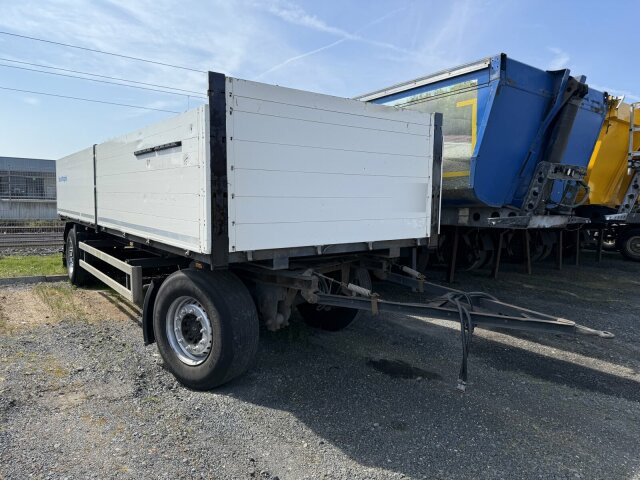 Schmitz Cargobull Gotha AFG 18 BS Baustoffanhänger 2 Achse - Pritschenanhänger/ Plattformanhänger: das Bild 1 Schmitz Cargobull Gotha AFG 18 BS Baustoffanhänger 2 Achse - Pritschenanhänger/ Plattformanhänger: das Bild 1