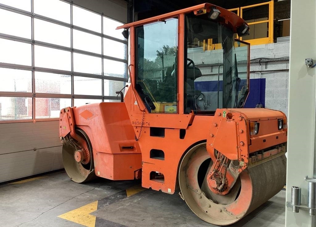 CAT CB 434 D - Straßenwalze: das Bild 1 CAT CB 434 D - Straßenwalze: das Bild 1
