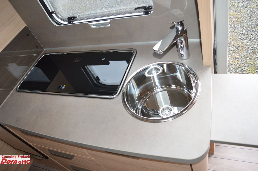 Wohnwagen Knaus Südwind 420 QD 60 YEARS Kühlschrank 142l: das Bild 10