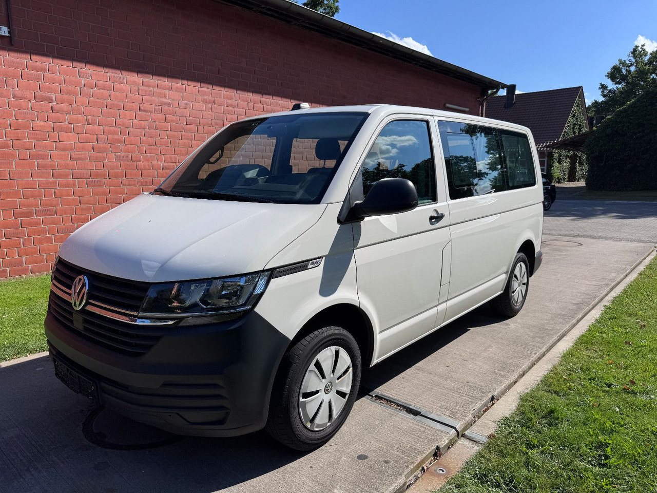 Personentransporter Volkswagen T6 2.0 tdi  Standheizung Navigation AHK TÜV 5-27: das Bild 17