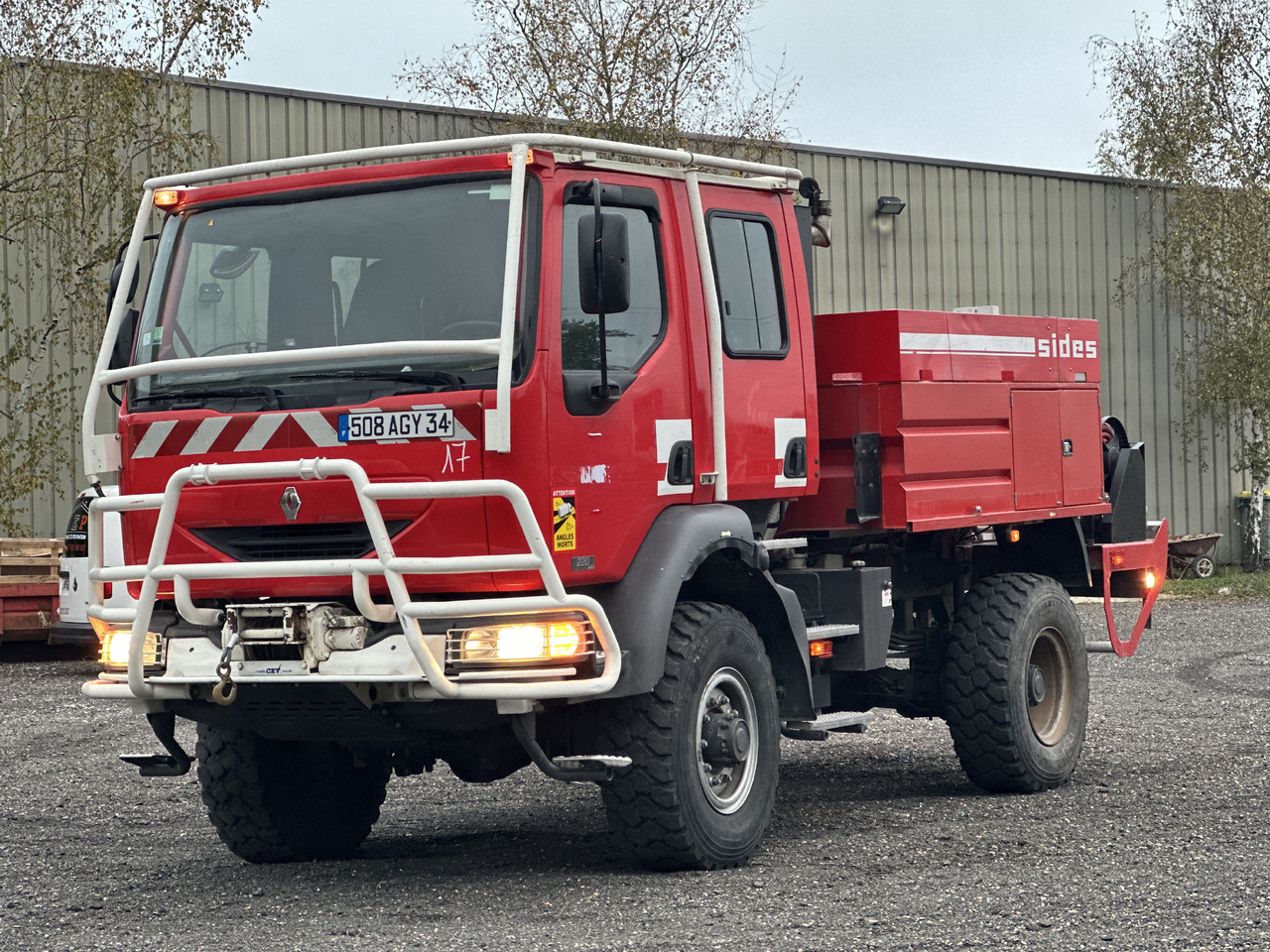 RENAULT Midlum 220 4x4 - Feuerwehrfahrzeug: das Bild 2 RENAULT Midlum 220 4x4 - Feuerwehrfahrzeug: das Bild 2
