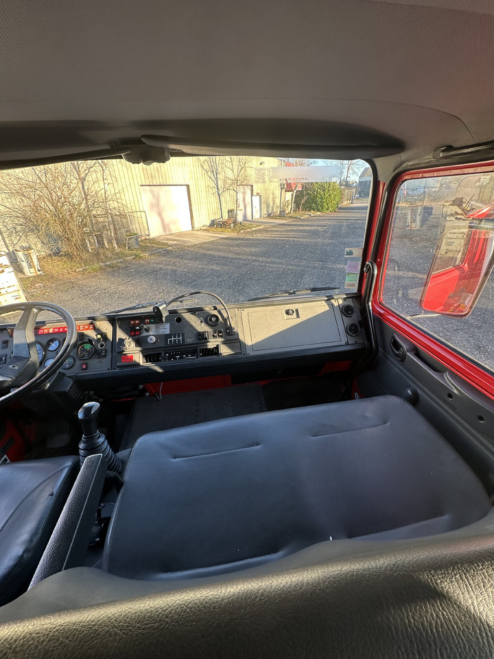 Feuerwehrfahrzeug Renault M 210: das Bild 9