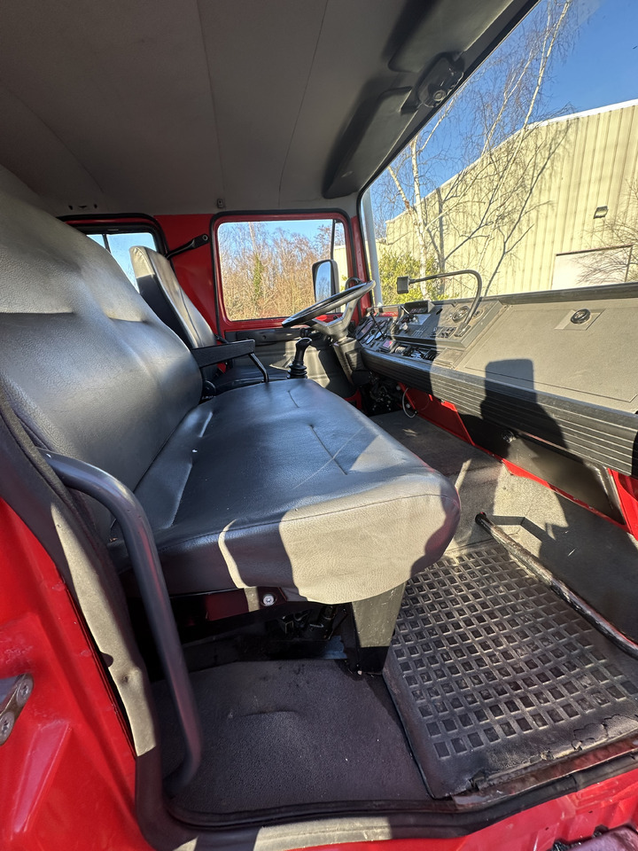 Feuerwehrfahrzeug Renault M 210: das Bild 10