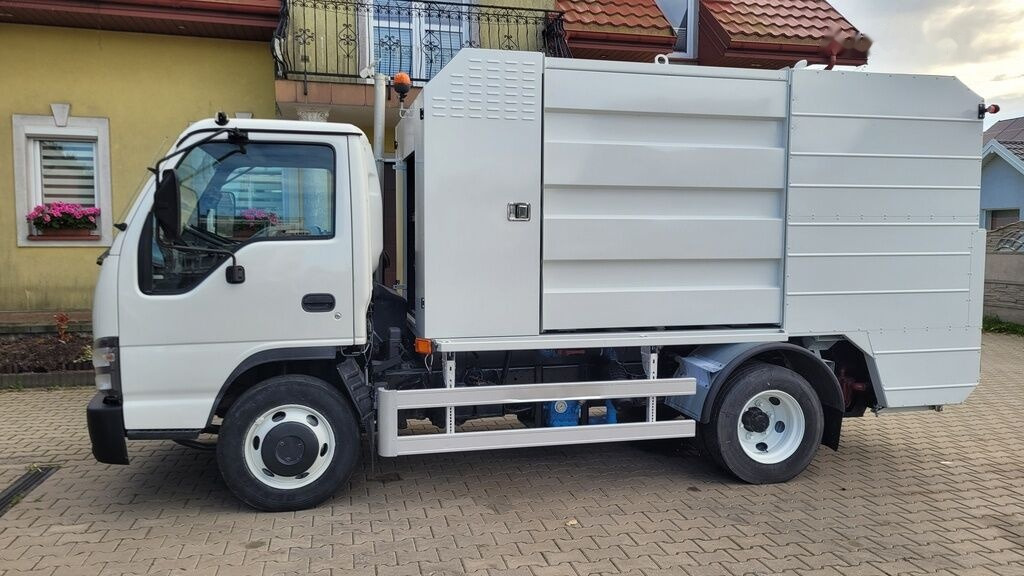 Isuzu NQR75 Container washer laveuse lavacassonetti myjka - Müllwagen: das Bild 5 Isuzu NQR75 Container washer laveuse lavacassonetti myjka - Müllwagen: das Bild 5