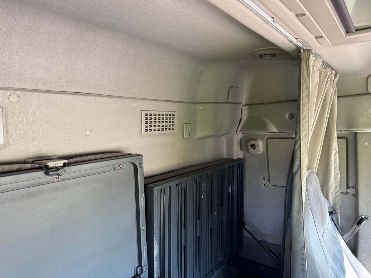 Abrollkipper, Autokran IVECO STRALIS 560: das Bild 15