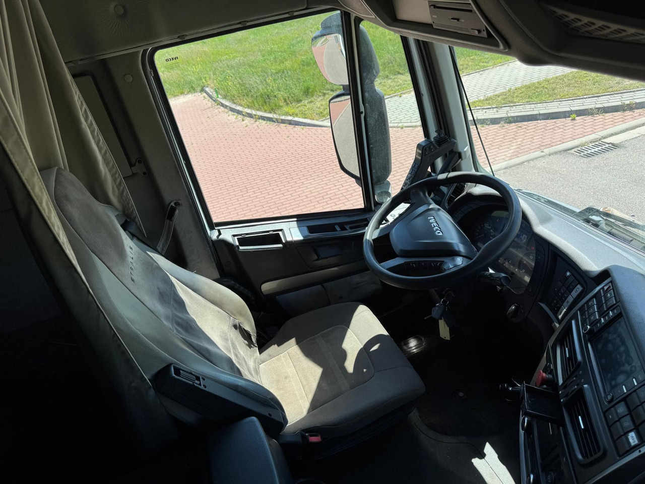Abrollkipper, Autokran IVECO STRALIS 560: das Bild 13