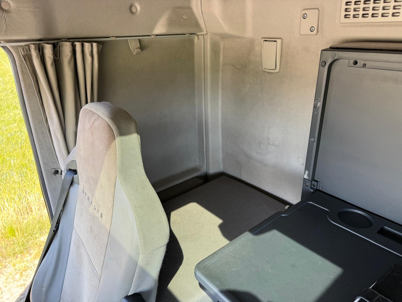 Abrollkipper, Autokran IVECO STRALIS 560: das Bild 10