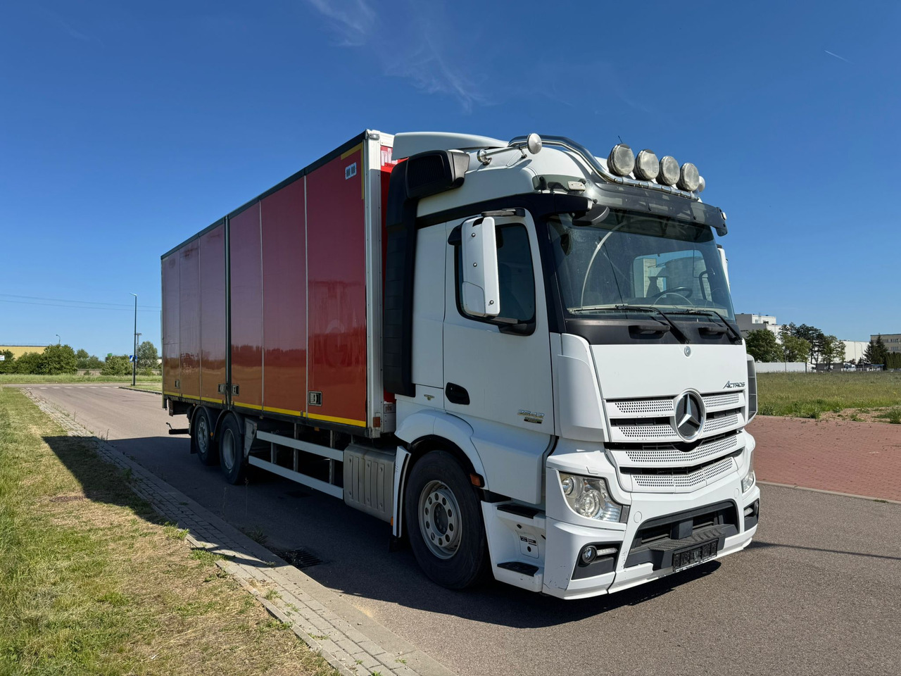 MERCEDES-BENZ ACTROS 2542 - Koffer LKW: das Bild 1 MERCEDES-BENZ ACTROS 2542 - Koffer LKW: das Bild 1