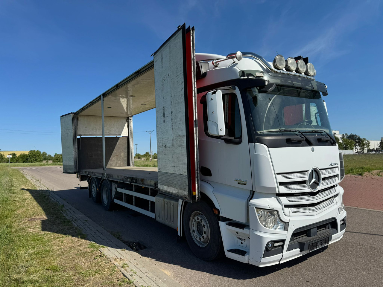 MERCEDES-BENZ ACTROS 2542 - Koffer LKW: das Bild 3 MERCEDES-BENZ ACTROS 2542 - Koffer LKW: das Bild 3