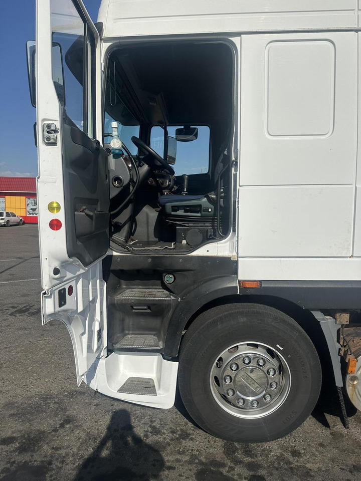 Sattelzugmaschine DAF 95XF430: das Bild 9