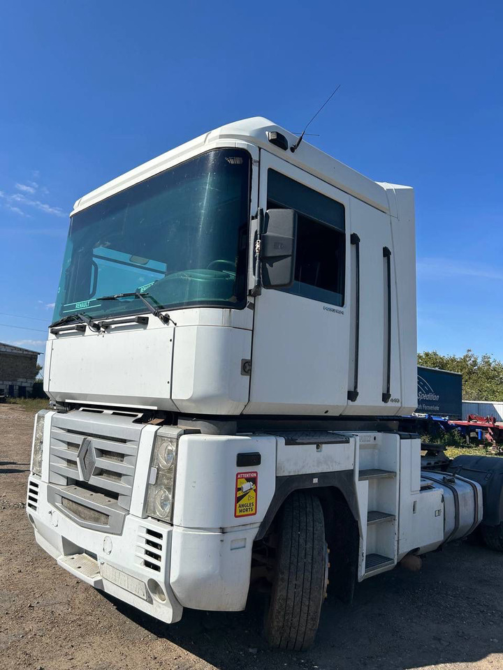RENAULT Magnum 440 - Sattelzugmaschine: das Bild 4 RENAULT Magnum 440 - Sattelzugmaschine: das Bild 4