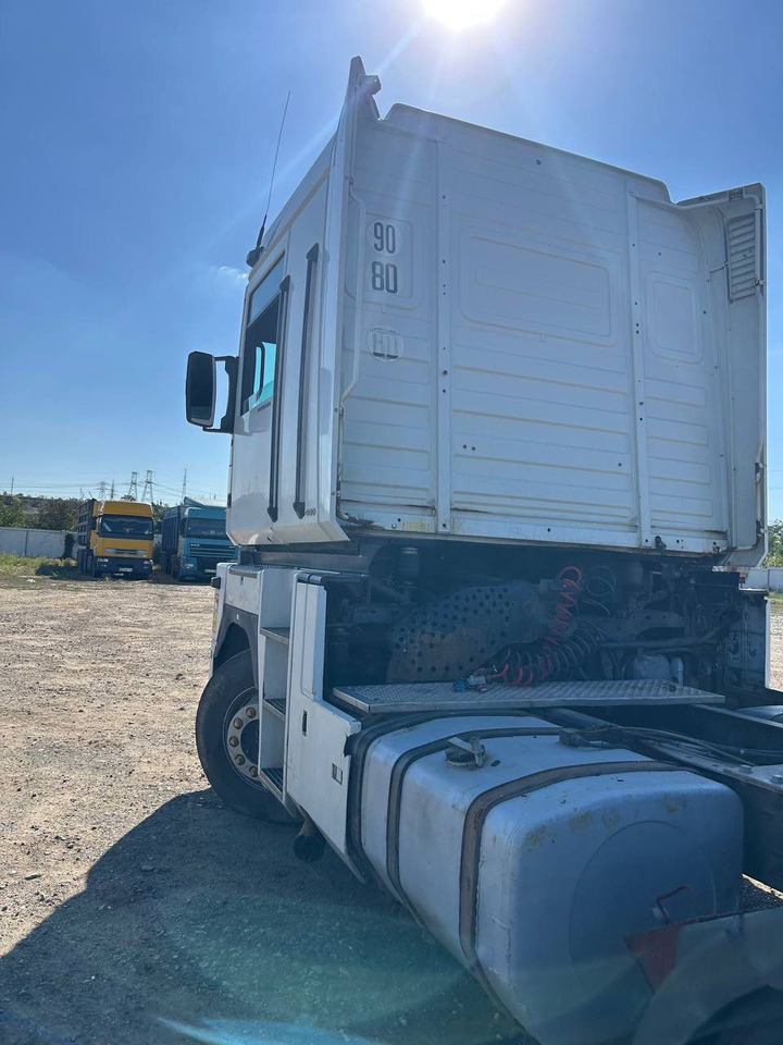 RENAULT Magnum 440 - Sattelzugmaschine: das Bild 5 RENAULT Magnum 440 - Sattelzugmaschine: das Bild 5