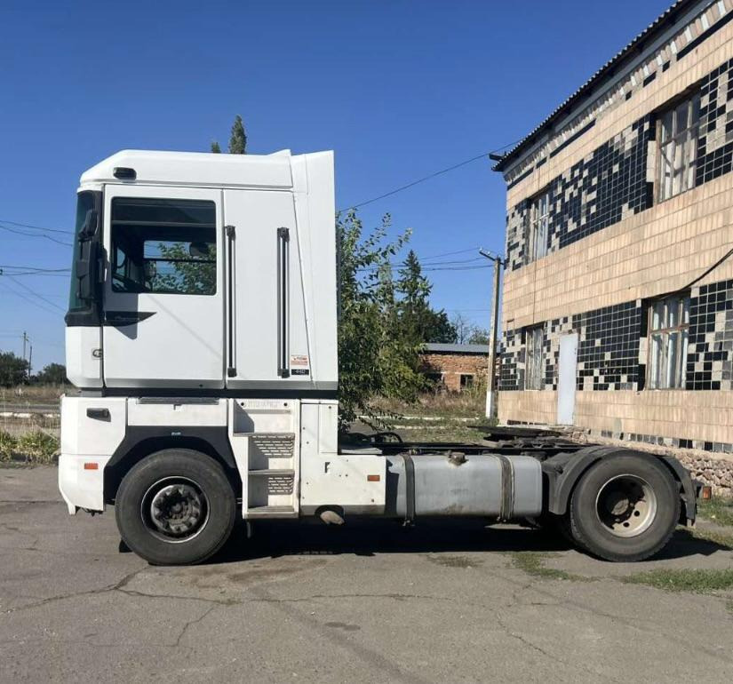 RENAULT Magnum 440 ID1576S - Sattelzugmaschine: das Bild 4 RENAULT Magnum 440 ID1576S - Sattelzugmaschine: das Bild 4