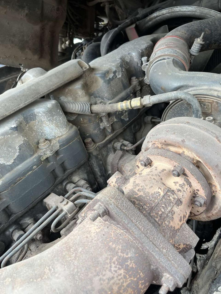 Sattelzugmaschine RENAULT Magnum 470: das Bild 18