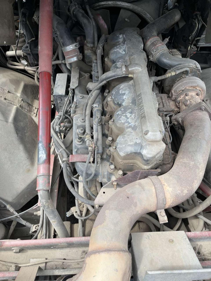 Sattelzugmaschine RENAULT Magnum 470: das Bild 9