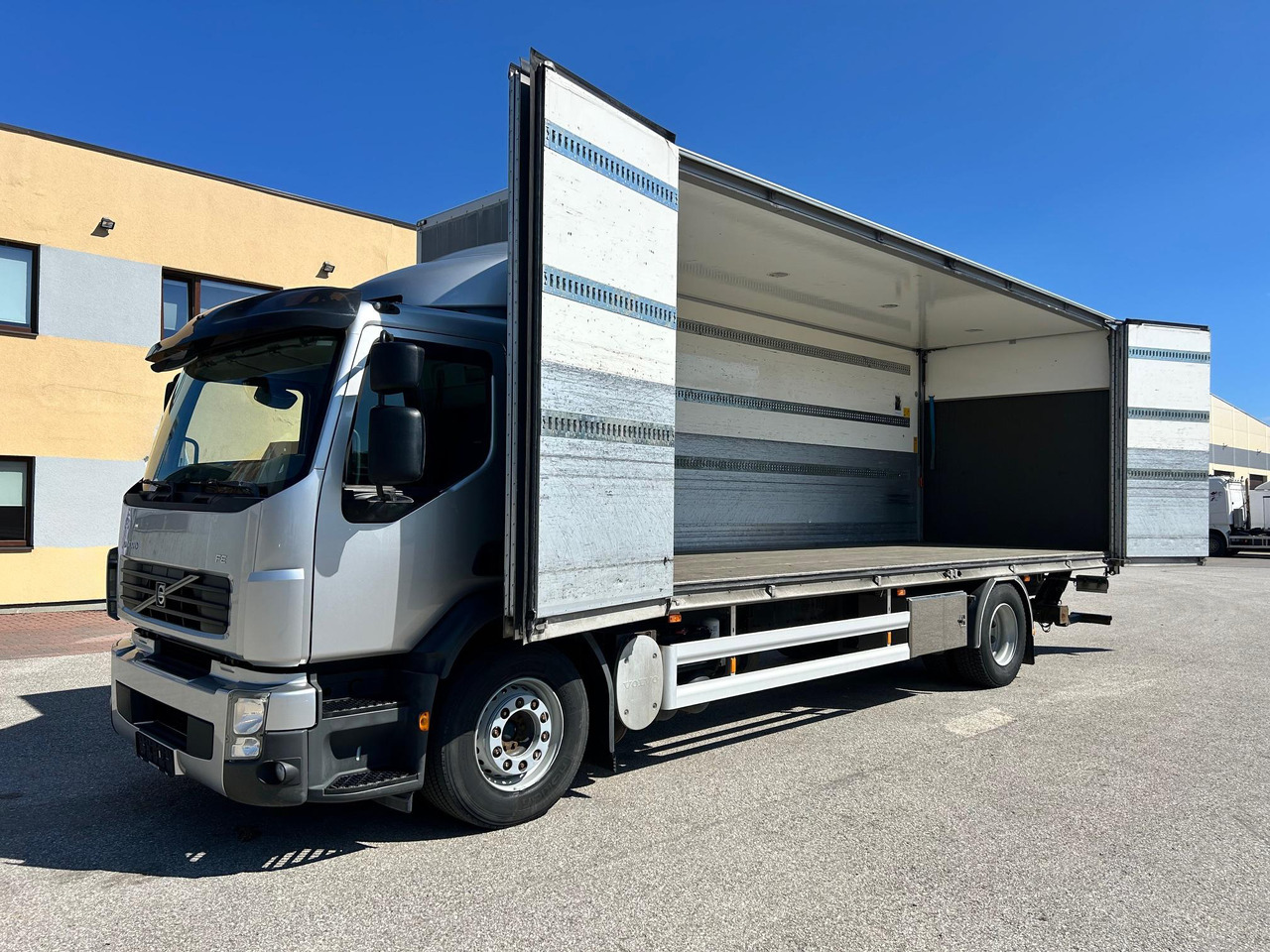 VOLVO FE260 - Koffer LKW: das Bild 3 VOLVO FE260 - Koffer LKW: das Bild 3