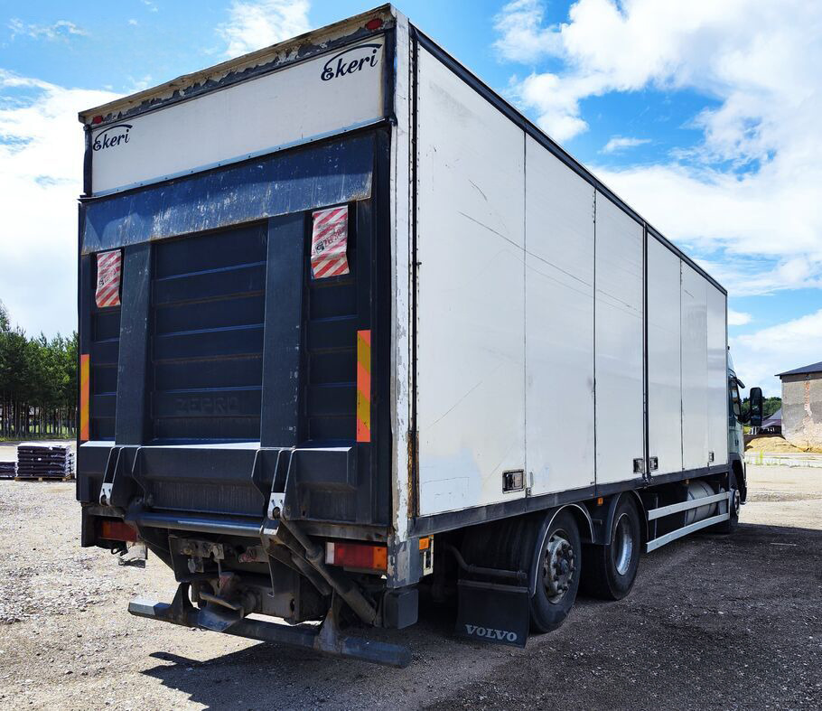 VOLVO FM12 - Koffer LKW: das Bild 4 VOLVO FM12 - Koffer LKW: das Bild 4