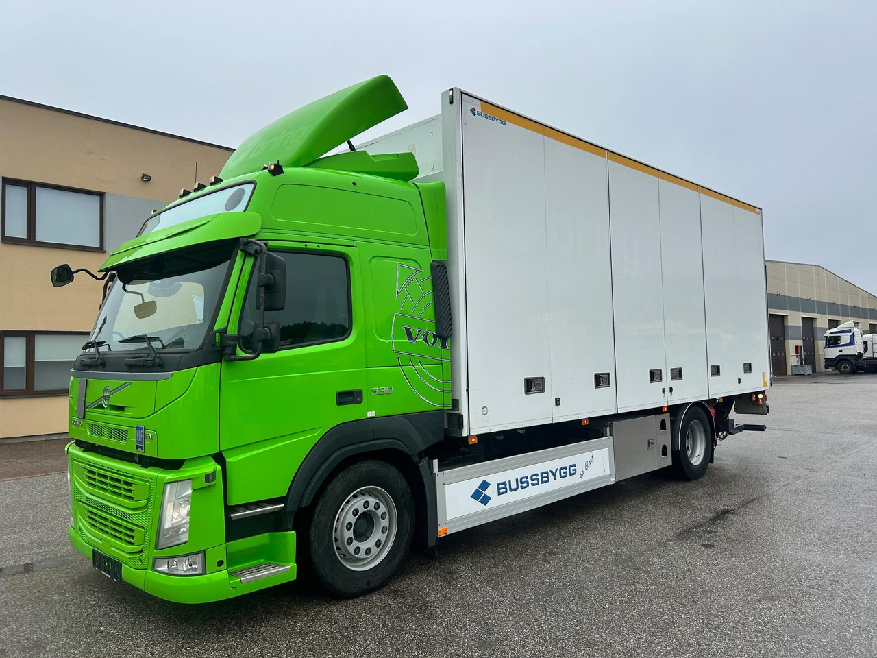 VOLVO FM330 - Koffer LKW: das Bild 4 VOLVO FM330 - Koffer LKW: das Bild 4