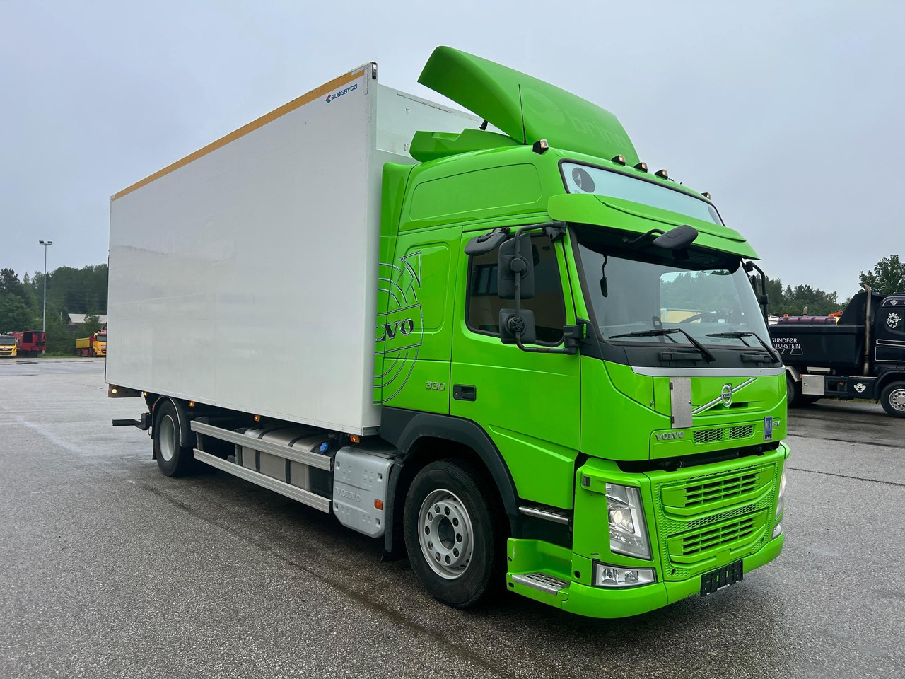 VOLVO FM330 - Koffer LKW: das Bild 1 VOLVO FM330 - Koffer LKW: das Bild 1