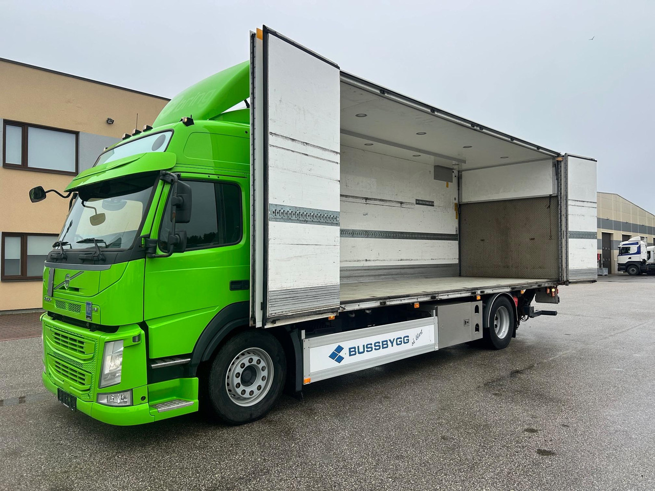 VOLVO FM330 - Koffer LKW: das Bild 3 VOLVO FM330 - Koffer LKW: das Bild 3