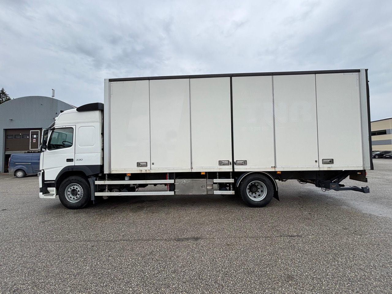 VOLVO FM330 - Koffer LKW: das Bild 5 VOLVO FM330 - Koffer LKW: das Bild 5