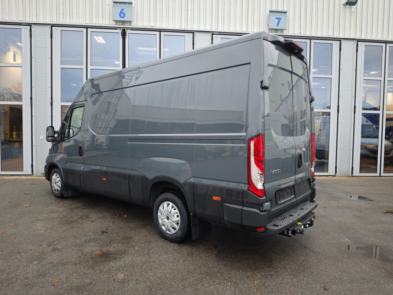 IVECO 35S16H30A8V - Kastenwagen: das Bild 3 IVECO 35S16H30A8V - Kastenwagen: das Bild 3