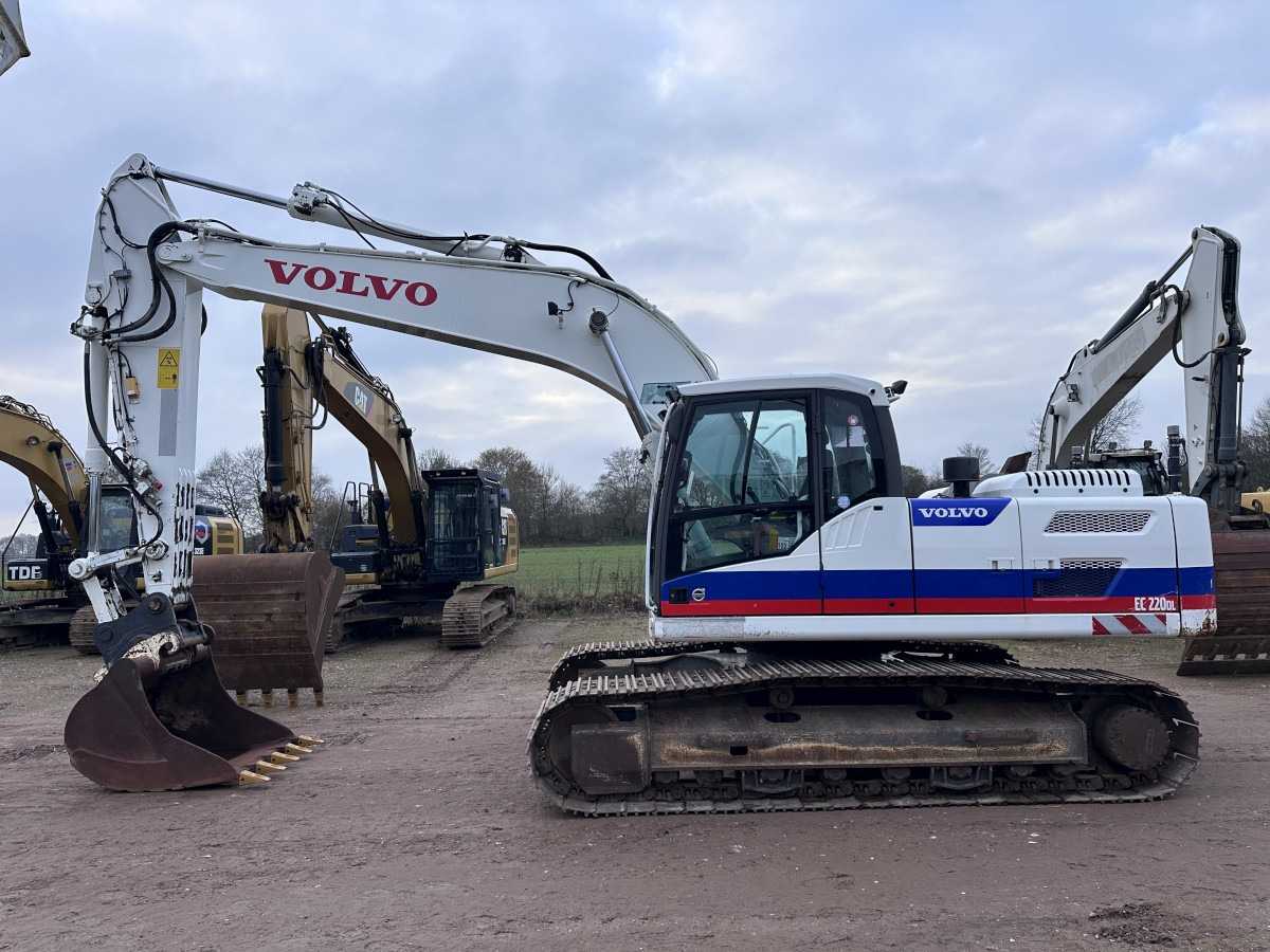 VOLVO EC 220 DL German machine! - Bagger: das Bild 1 VOLVO EC 220 DL German machine! - Bagger: das Bild 1