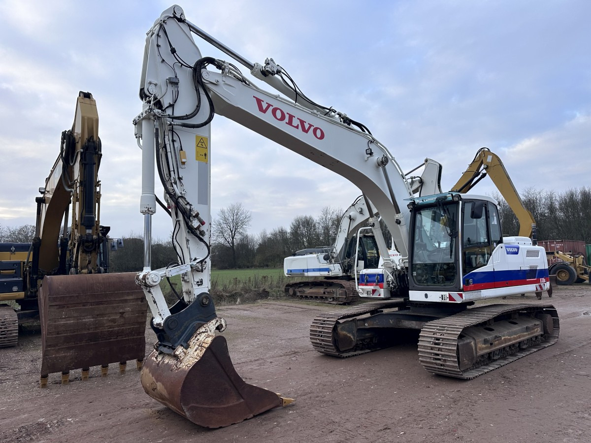 VOLVO EC 220 DL German machine! - Bagger: das Bild 3 VOLVO EC 220 DL German machine! - Bagger: das Bild 3