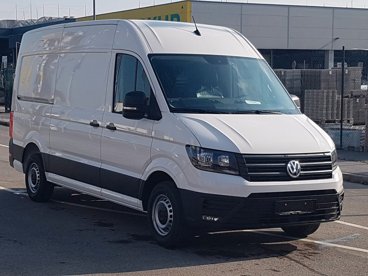 Volkswagen Crafter Kasten 35 L3H3-177-AT8-FWD - Kastenwagen: das Bild 2 Volkswagen Crafter Kasten 35 L3H3-177-AT8-FWD - Kastenwagen: das Bild 2