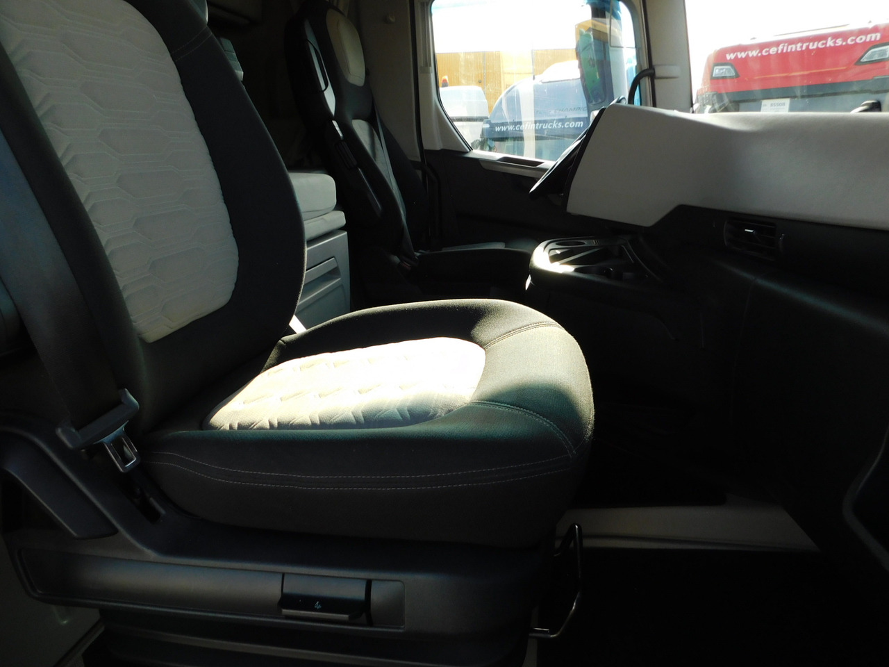 Ford F max 4x2 scab e6 12tx2620 - Sattelzugmaschine: das Bild 5 Ford F max 4x2 scab e6 12tx2620 - Sattelzugmaschine: das Bild 5