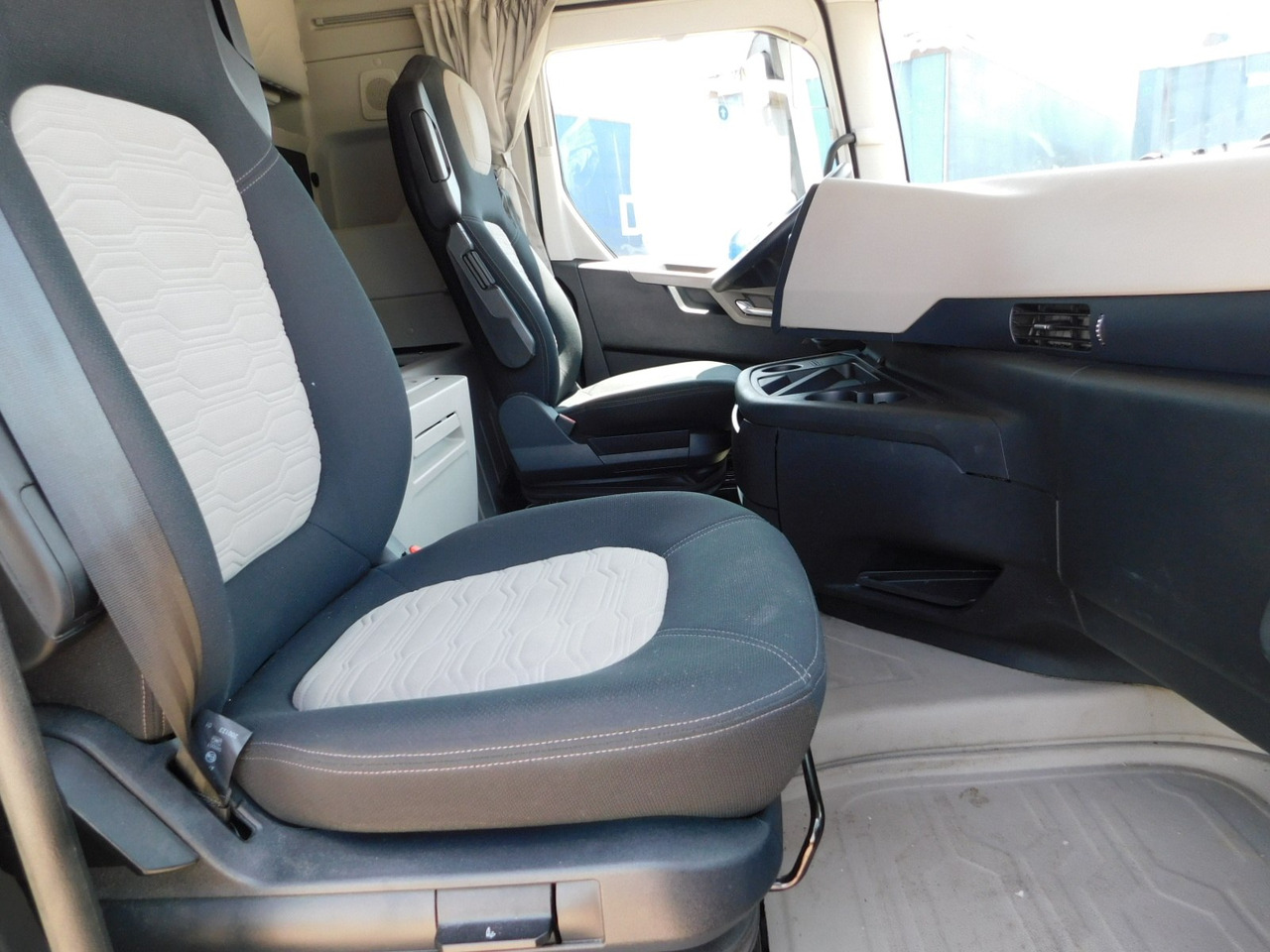 Ford F max 4x2 scab e6 12tx2620 ecotorq - Sattelzugmaschine: das Bild 5 Ford F max 4x2 scab e6 12tx2620 ecotorq - Sattelzugmaschine: das Bild 5