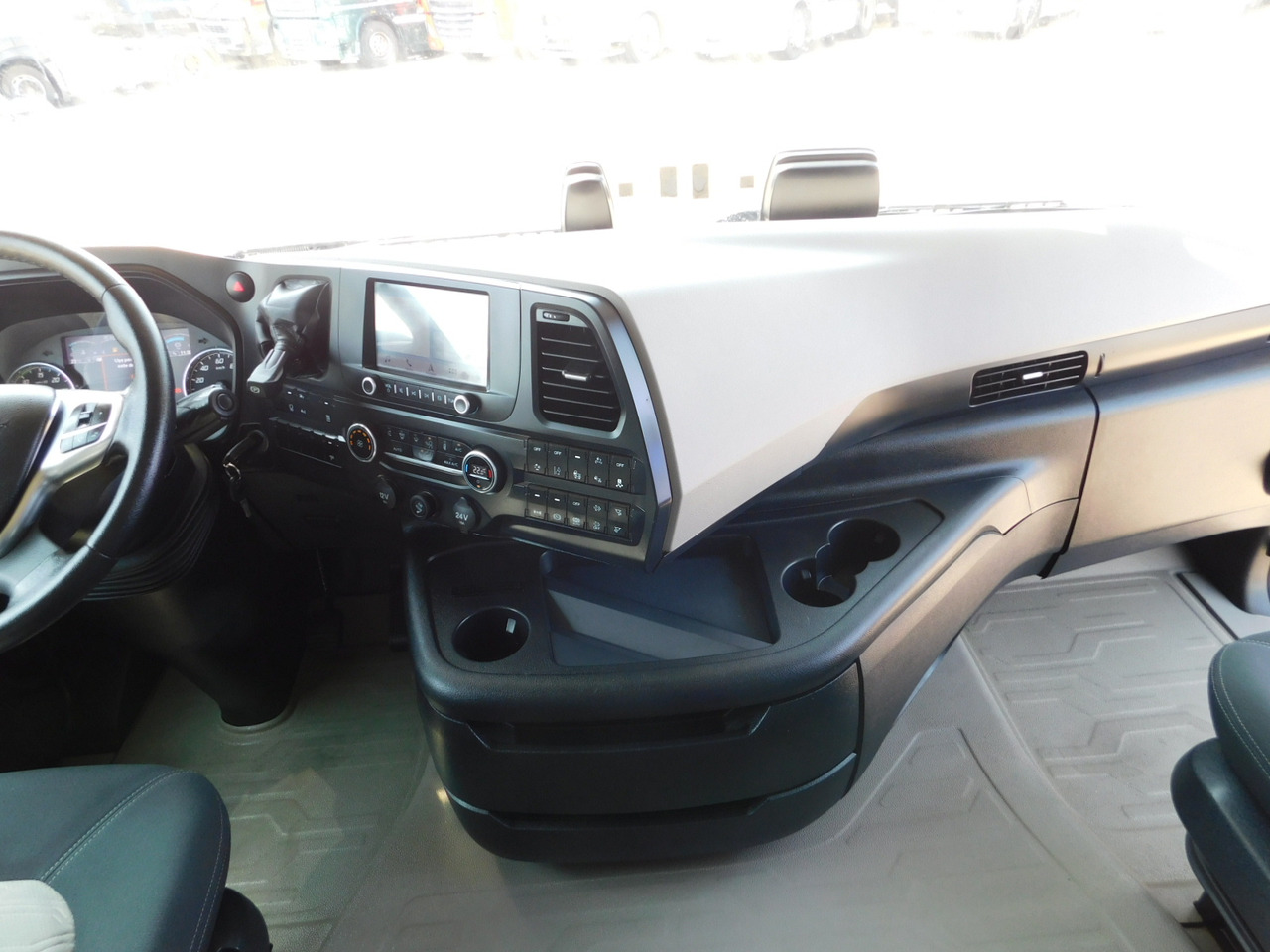 Sattelzugmaschine Ford F max ll 4x2 scab e6 12s2620: das Bild 7