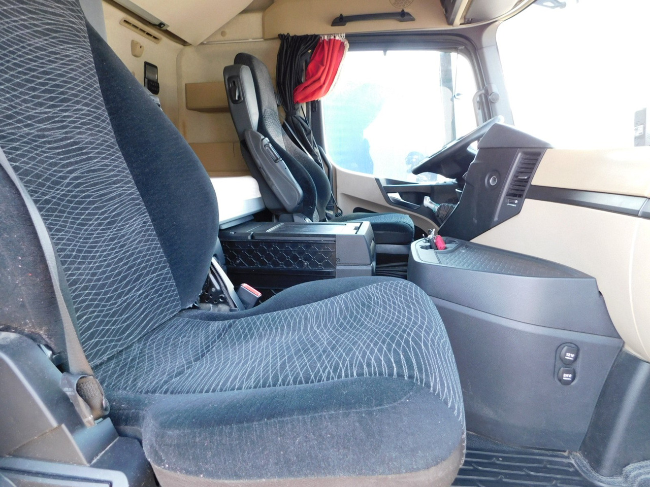 Mercedes Actros 1842 - Sattelzugmaschine: das Bild 5 Mercedes Actros 1842 - Sattelzugmaschine: das Bild 5