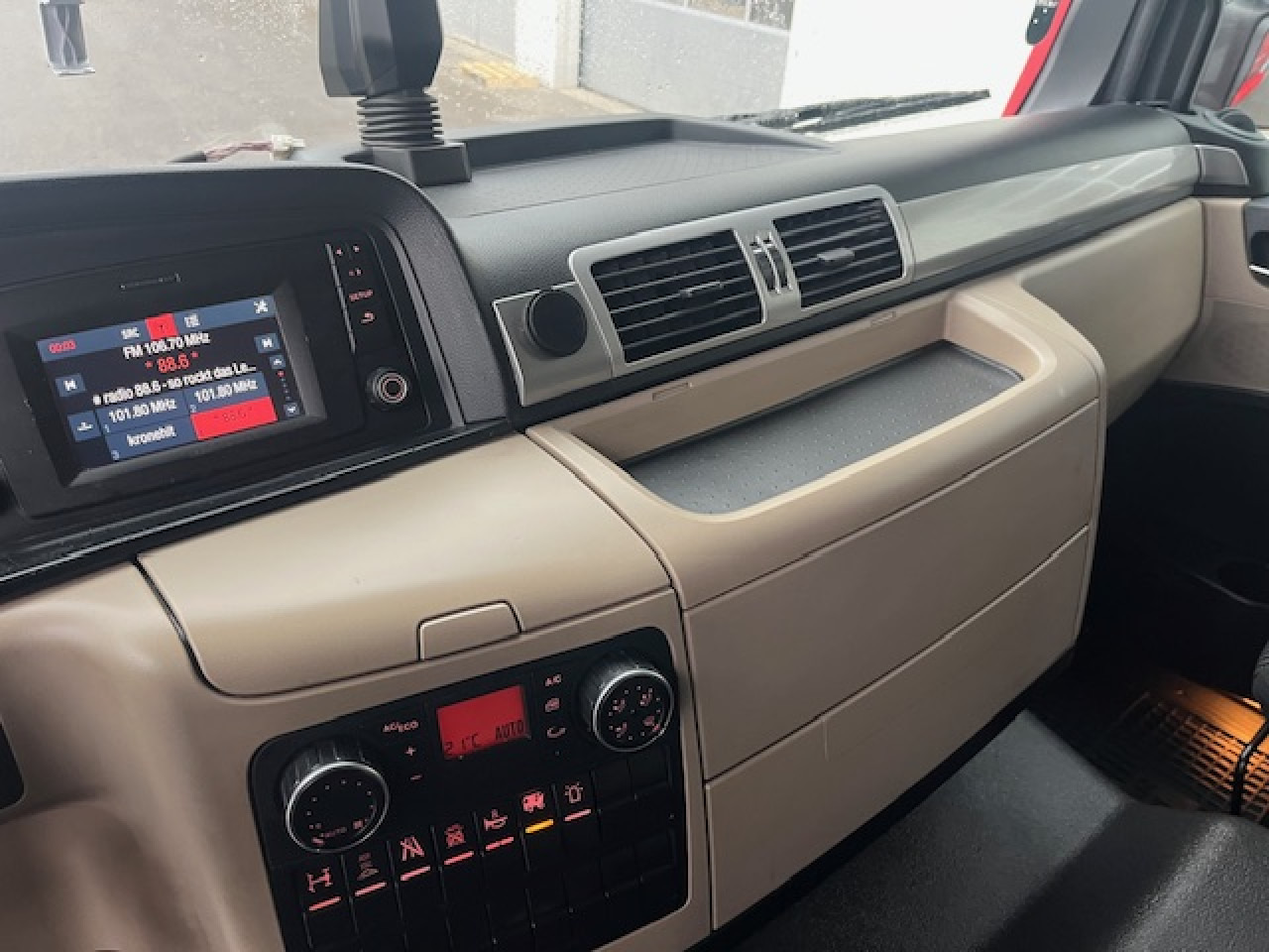 MAN TGM 18.320 4x2 BL Euro6 Klima Luftfeder - Plane LKW: das Bild 3 MAN TGM 18.320 4x2 BL Euro6 Klima Luftfeder - Plane LKW: das Bild 3