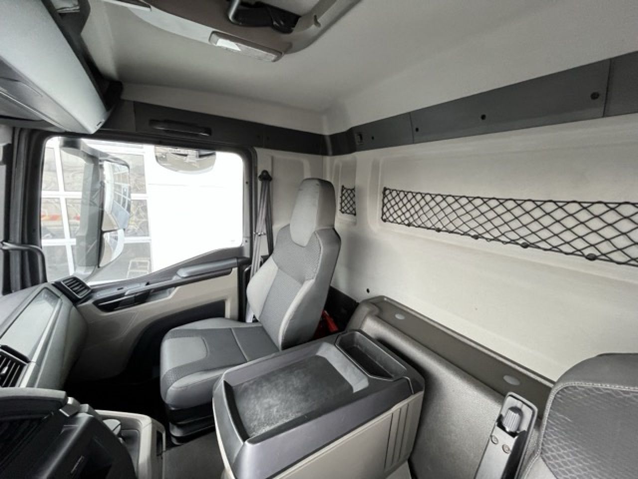 MAN TGS 26.360 6x2-4 LL Euro6 Klima AHK Luftfeder - Fahrgestell LKW: das Bild 3 MAN TGS 26.360 6x2-4 LL Euro6 Klima AHK Luftfeder - Fahrgestell LKW: das Bild 3