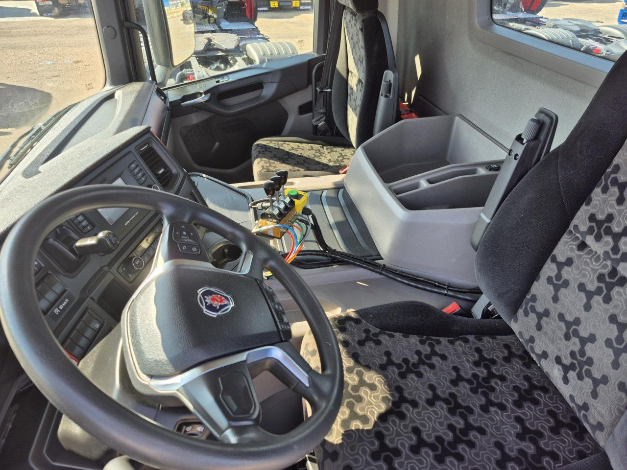 Scania P 340 - Sattelzugmaschine: das Bild 5 Scania P 340 - Sattelzugmaschine: das Bild 5