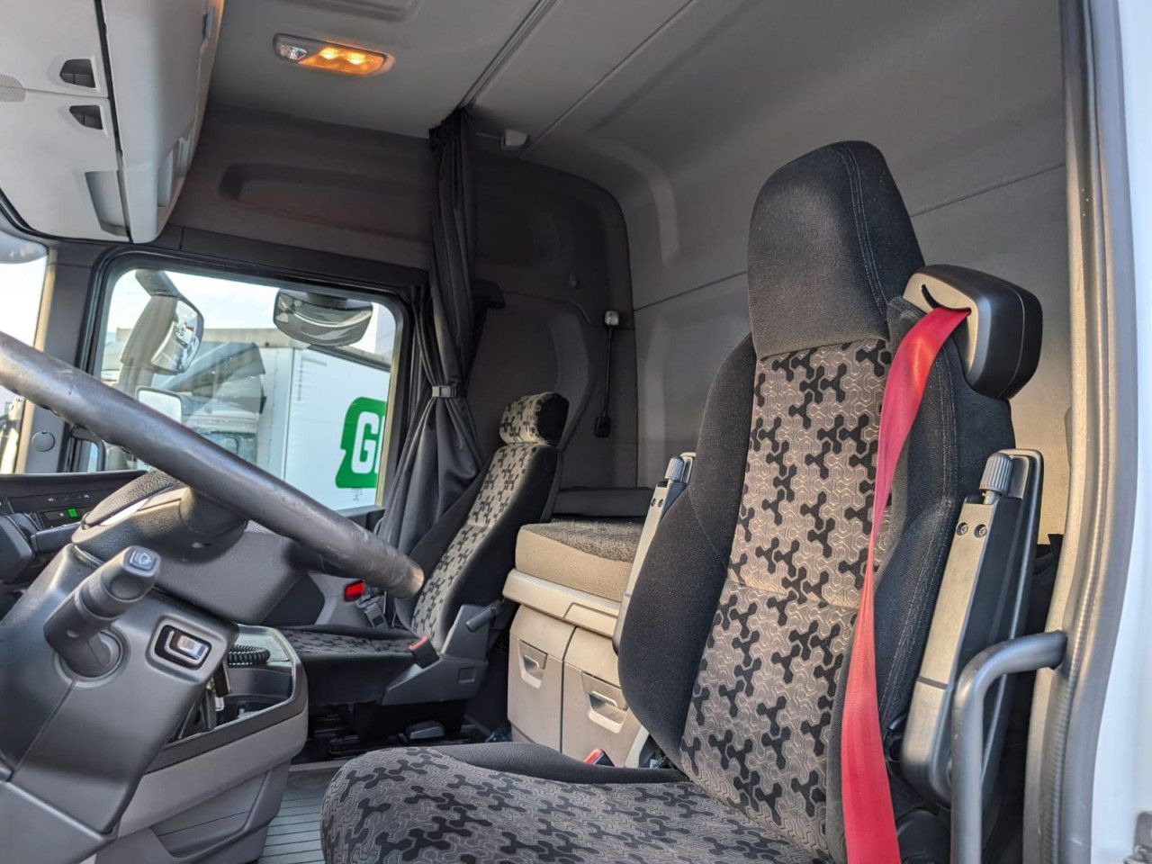 Scania R 450 - Sattelzugmaschine: das Bild 5 Scania R 450 - Sattelzugmaschine: das Bild 5