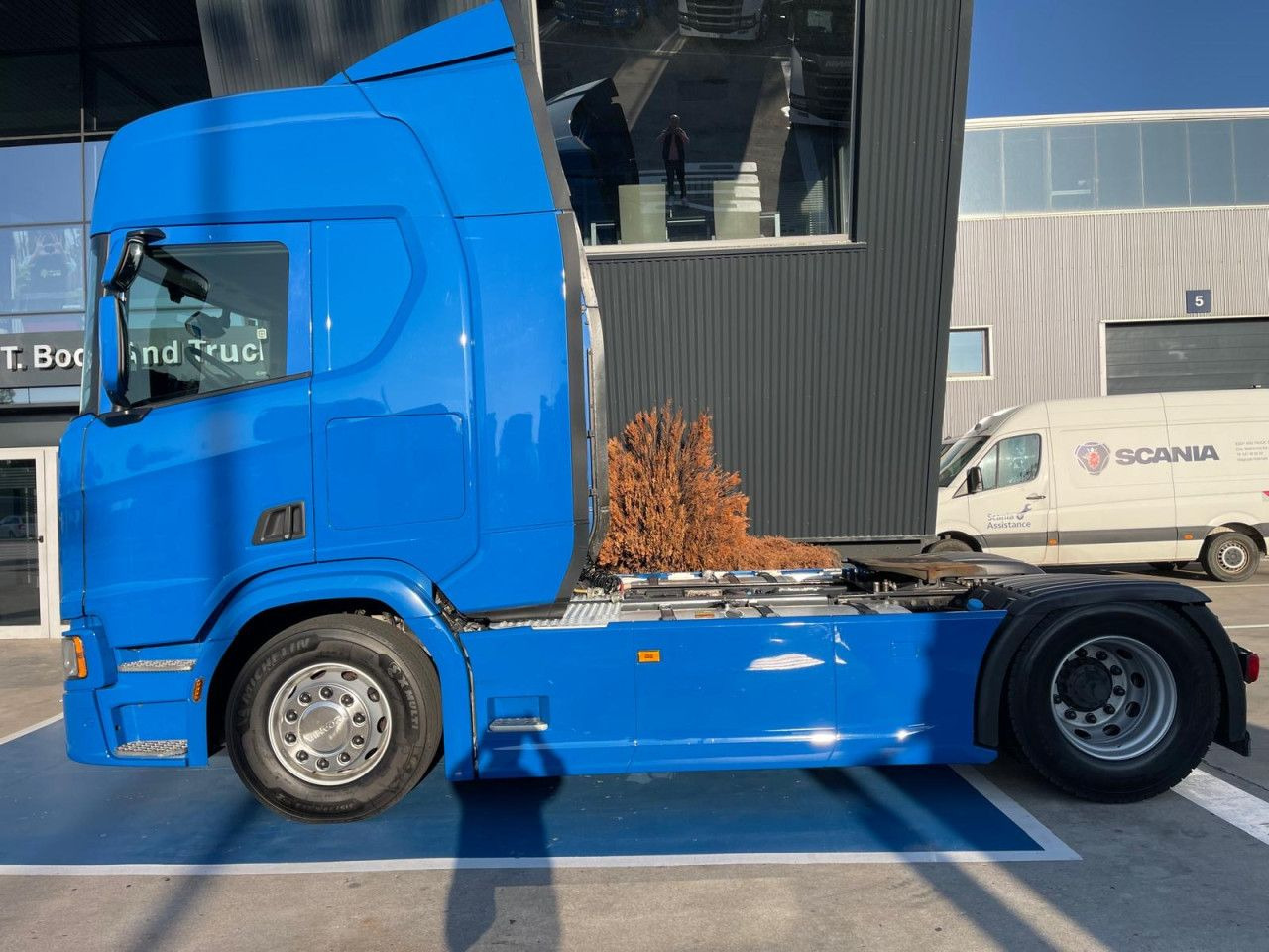 Scania R 450 - Sattelzugmaschine: das Bild 4 Scania R 450 - Sattelzugmaschine: das Bild 4