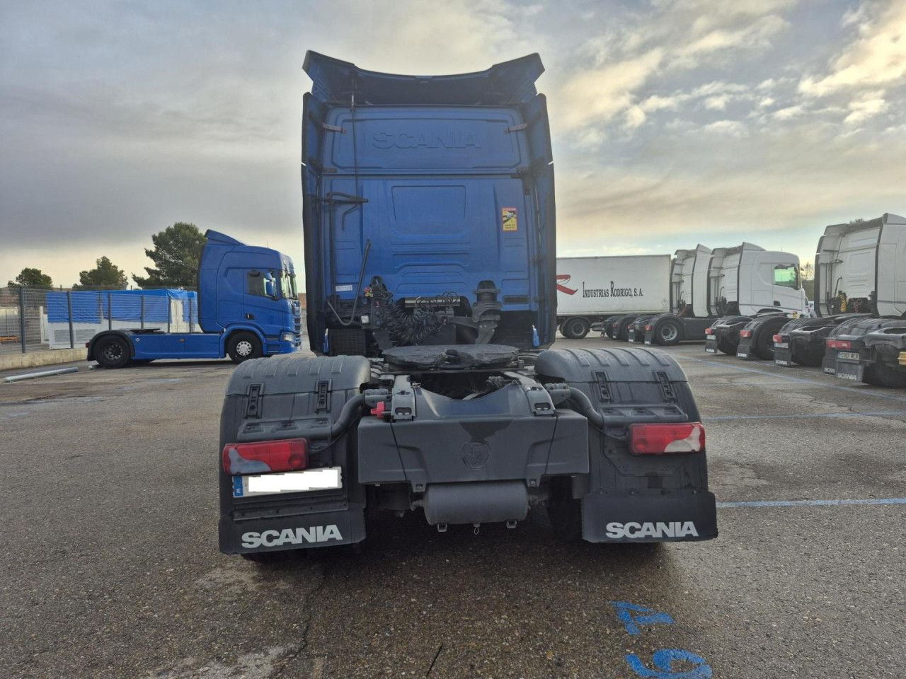 Scania R 580 - Sattelzugmaschine: das Bild 4 Scania R 580 - Sattelzugmaschine: das Bild 4